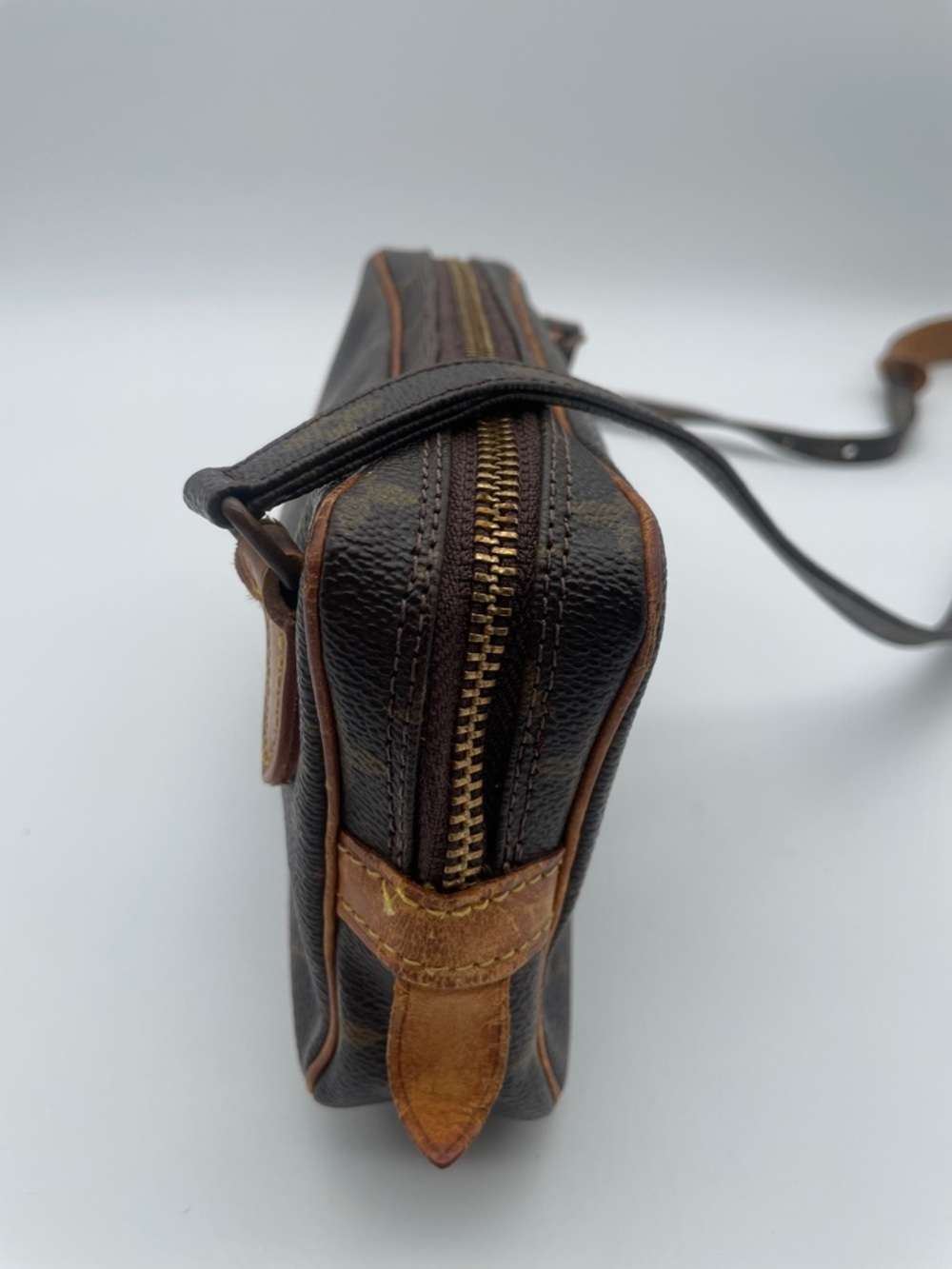 Louis Vuitton Pochette Marley Bandouliere Monogram Crossbody - Picture 4 of 12